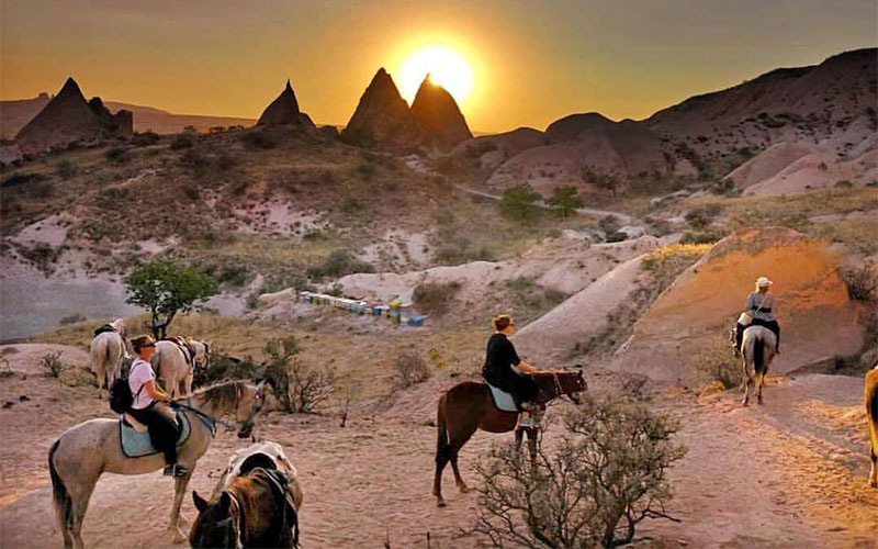 horseback riding cappadocia